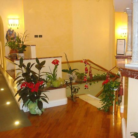 Hotel Dina Ρώμη Εξωτερικό φωτογραφία
