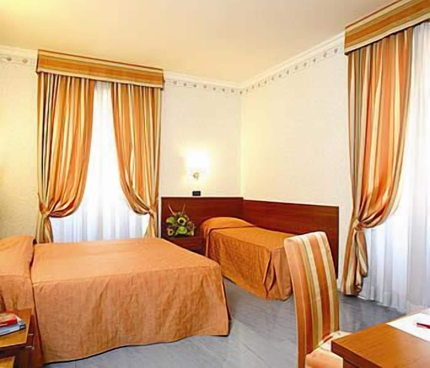 Hotel Dina Ρώμη Εξωτερικό φωτογραφία