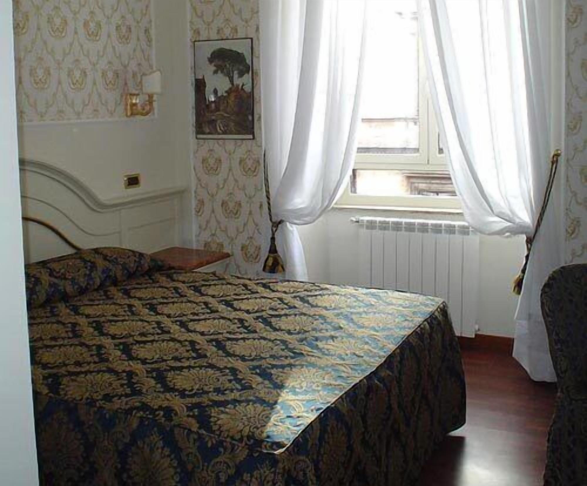 Hotel Dina Ρώμη Εξωτερικό φωτογραφία
