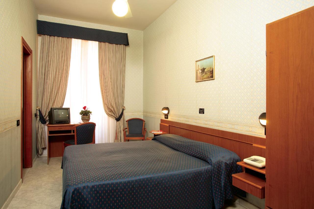 Hotel Dina Ρώμη Εξωτερικό φωτογραφία