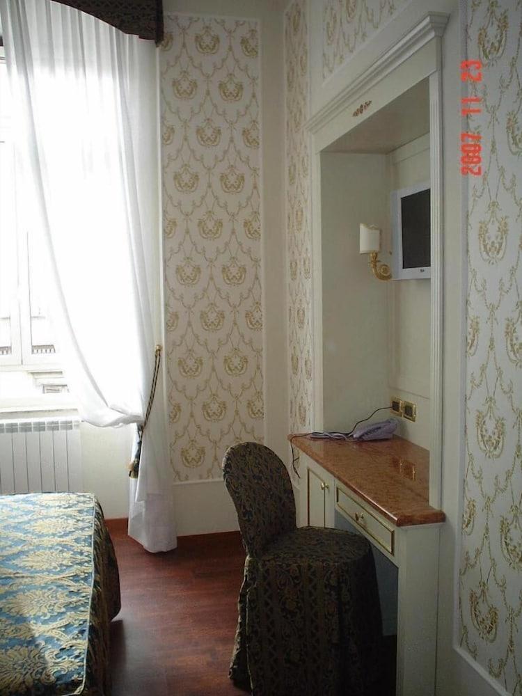 Hotel Dina Ρώμη Εξωτερικό φωτογραφία