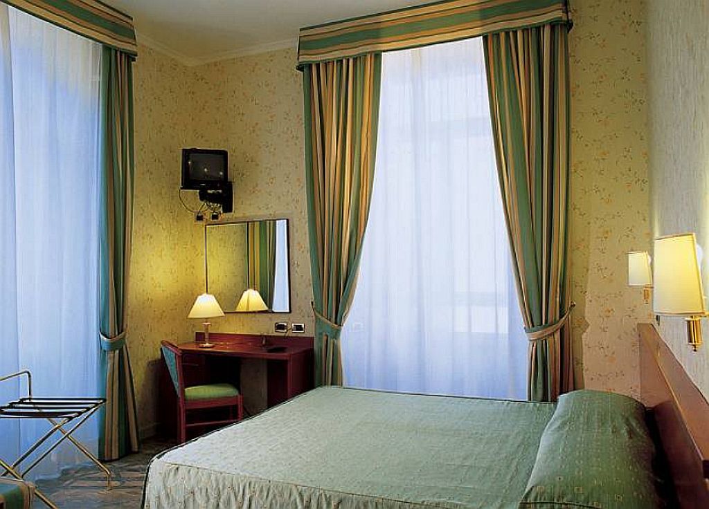 Hotel Dina Ρώμη Εξωτερικό φωτογραφία